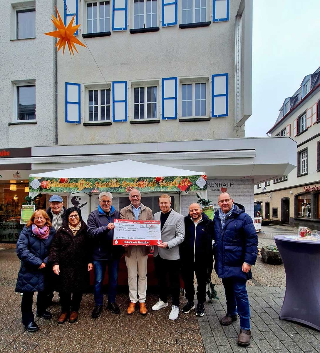 Foto 1 Gluehweinstand